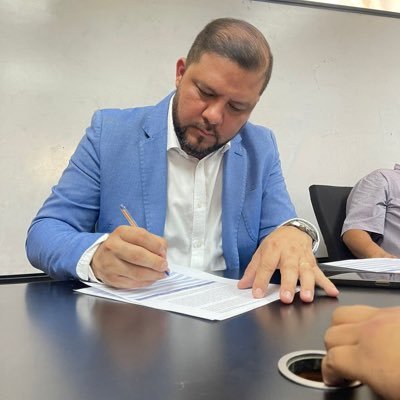 Actualmente Presidente de la Cámara de Comercio de Jaramijó, esposo y padre 🙌🏾 Fundador de Cambio y Progreso Lista 103