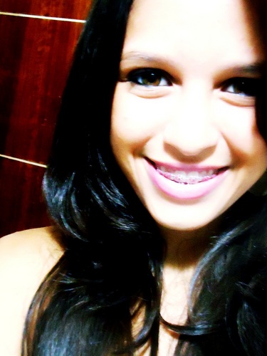 Ame profunda e passionalmente. Você pode se machucar, mas é a única forma de viver o amor completamente.