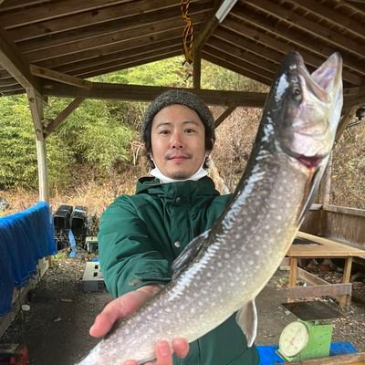群馬在住。本格的に釣り垢始めました。
初めての釣りは2022.1で本当に釣り初心者です。
最近は月1〜3程度でエリアトラウトに行ってます。
月一では黒保根渓流フィッシングさんへお邪魔したいと思っていてその他県内のエリアにも行っています。
釣り好きの方良ければフォロー&仲良くしてもらえると嬉しいです。
お願いします。