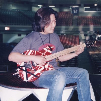 50代の普通の会社員です。 たまにギター弾きます。🎸 色々な人の機材や演奏を見ると 励みになります。 https://t.co/R6cD7OD25h