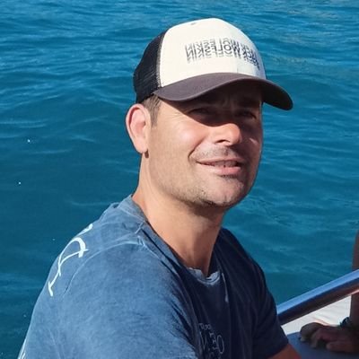 RobinoCedric's profile picture. Bienvenue dans mon journal💲🐂💲
Avant j'étais convoyeur de fonds, maintenant j'ai un compte  twitter pour la bourse...🐻📈🐂bref je crois que j'aime l'argent🤑