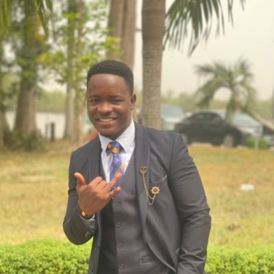 Christian| Clinical Pharmacist| Oriflame Beauty Consultant| Adobe Graphics designer| @ChelseaFC fan|