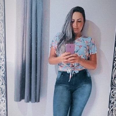Uma menina mulher, cheia de fé. 
Para Deus nada é impossível 🙏🌹