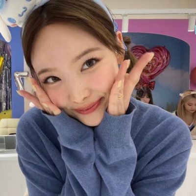 fijihini's profile picture. невероятный щитпостер и самокритик. никого не обсуждаю, а говорю по фактам