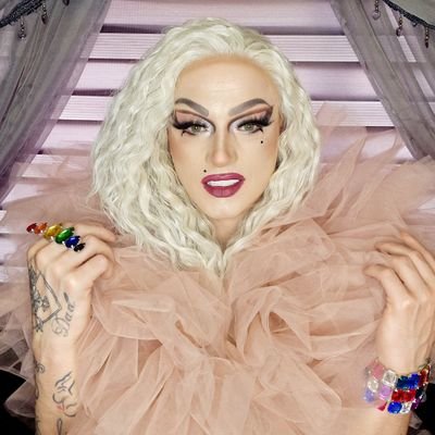 I'm a drag queen 👑 (entertainer) 🥳 keeping most of the classic drag alive 💜 but being modern and fabulous 💋 
https://t.co/YptyI1PG7X