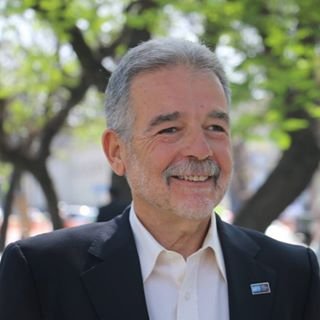 Contador Público Nacional. 
Presidente Grupo Boreal
Conductor Economía de Bolsillo
Pte Camara Tucumana Salud