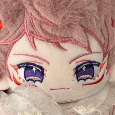 valkyrieP ♡ he/doll ♡ artist/collector + more