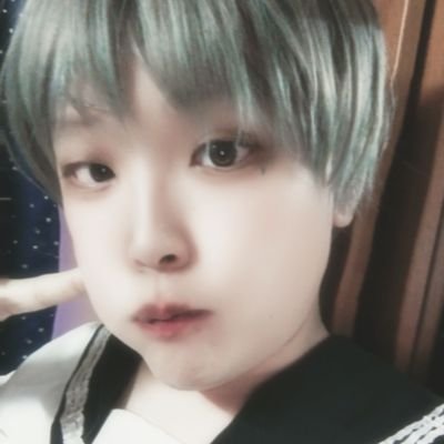 IceColaBabyii's profile picture. 0771/反华殖人反贼拉黑警告/减肥中/高美颜高滤镜/肚腩坦克/抑郁症确诊