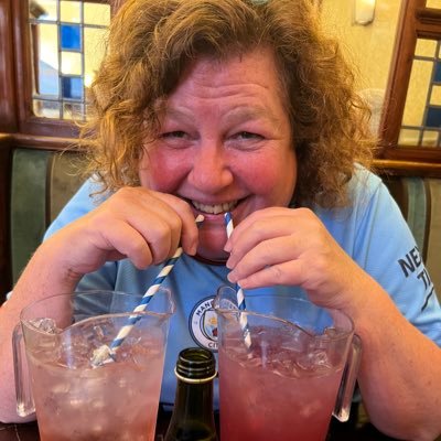 Retired Chef👩🏻‍🍳 Loves wine,cocktails🍹& fizz 🍾🥂lots&lots of laughing 🤣🤣. Lifelong MCFC fan💙👕. Irlam Girl.Proud Manc 💙💙💙💙4️⃣🐝🏴󠁧󠁢󠁥󠁮󠁧󠁿💯🛀🥂.