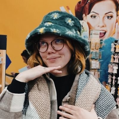 Vivre d'amour, d’eau fraîche, de bons plats, d’art, de musique, de féminisme et de voyages 🤙🏻🌿. Brûlez les millionnaires🌻 //
Castiel4ever //
she/her