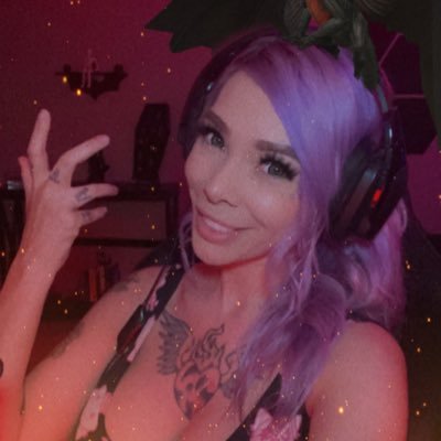 Former @GuitarHero Pro | Gaming Industry Community Manager (LFW) | Occasional Twitch Streamer | ✉️: contact@starslay3r.net