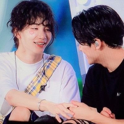 Petepuild's profile picture. She/her

V FROM BTS 
FELIX from STRAY KIDS
SUNOO From ENHYPIN 
NEW FROM THE POYZ
BEOMGYU FROM TXT
JEONGHAN FROM SEVENTEN 

Chinese solo 
LIUYU
LUHAN