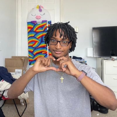 My name Darius or Kai im 20 I'm black white Irish and I love to singing running and working out