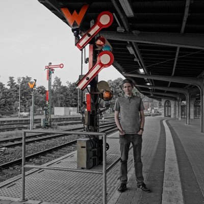 Informatiker, Dinge mit ESTW/DSTW. Ein ♥️ für Bahnübergänge. Fotografie im Schienenverkehr. Spurgeführt unterwegs. Hier privat. Gleichnamig auch auf 🟦☁️ und 🦣