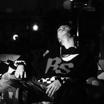 𝐔𝐍𝐑𝐄𝐀𝐋 ╱ 𝟏𝟗𝟗𝟗 ₊ a man who has a pro-debuter title with rap god skills, singing ability and write songs, 𝐌𝐚𝐫𝐤 𝐝é 𝐋𝐞𝐞.