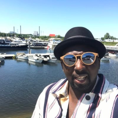 Bebaches's profile picture. Me and me