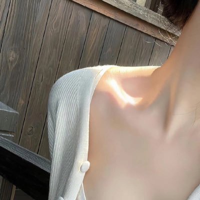 ohhjenie's profile picture. currently crying in pudding.