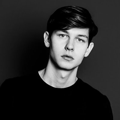 Maxfschr's profile picture. 