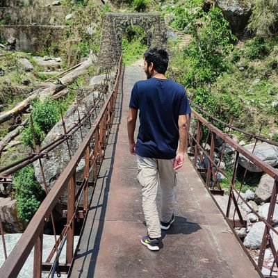 Social Media Lead @Khabar_gaon | Ex: @indianexpress @thelallantop @httweets