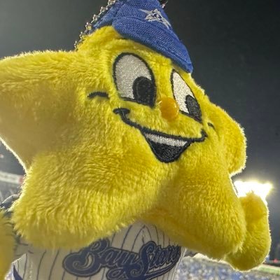 kj_bay_bay's profile picture. 川崎の魅力を写真で投稿しています。 主に路上ライブ、街スナップ、グルメ。たまに別の場所も。ベイスターズファン。使用カメラ／α7RⅤ・α7CⅡ・主な使用レンズ／SONY 24-70mmf2.8GMⅡ・SONY135mmf1.8GM・SONY40mmf2.5G・SONY16mmf1.8G