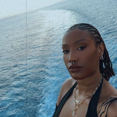 YouWnaSeeSumJaz's profile picture. Sometimes I be trifling y’all, sometimes I enlighten with thought. Avocado lover. I’m a ♋️ so talk to me nice. The big spoon. #BLACK ✊🏾💪🏾