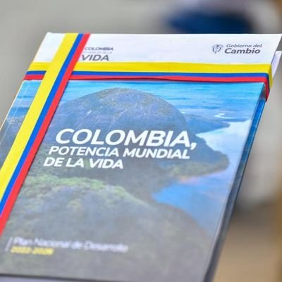 Actualidad y análisis de las noticias de Colombia, sus regiones y el mundo. Visítanos en https://t.co/UL5RVM1Roi