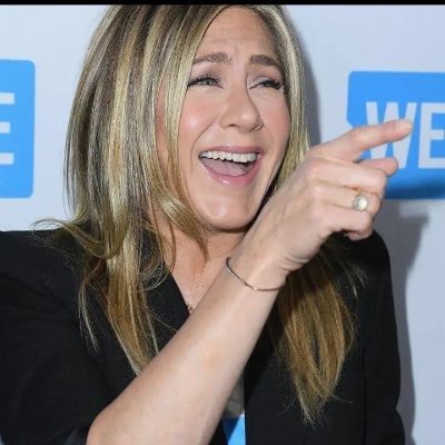 A big America actress am very honest to my fans if you really want to no more about me and make friends with me just send me a request I can't ingnore massage