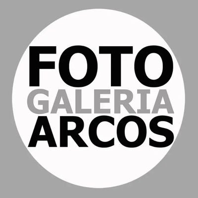 Galería fotográfica con exhibiciones documentales y artísticas