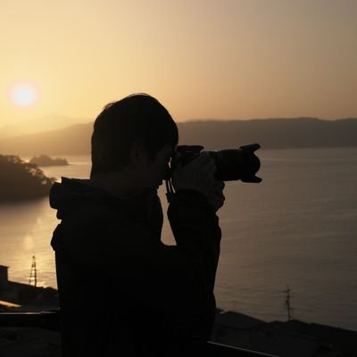 jitenshaso_gyo_'s profile picture. 営業→工場→個人事業(失敗)→カメラマン→工場(期間工)→倉庫(派遣)
ただの脳筋。収入が上がらない日本なら人より働いて稼ぐしかないと考える昭和世代。