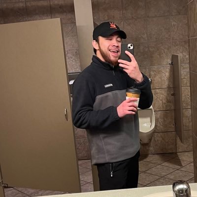 jfvictoria93's profile picture. Husband to @innasanti