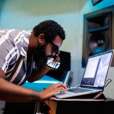 Producer, Songwriter, and Musician/RQQ 2⃣ the Ques. https://t.co/QRT3kixHul