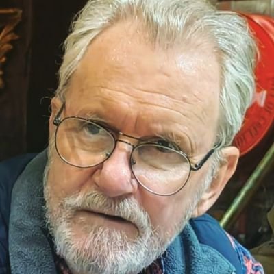 PeterTerry3's profile picture. Devastatingly handsome. Incredibly sexy. Getting old, therefore very cranky on Twitter, so don't piss me off.