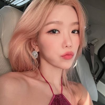 Nam Dawon, the queen that enlightened with aura. Belong to 우주소녀 , 우정 and 댜기.