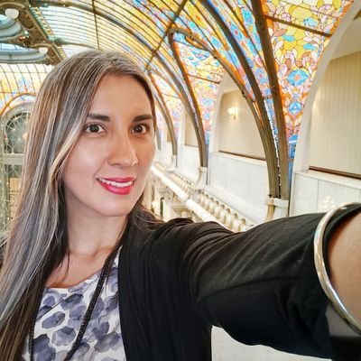 lezsantana's profile picture. ⚡