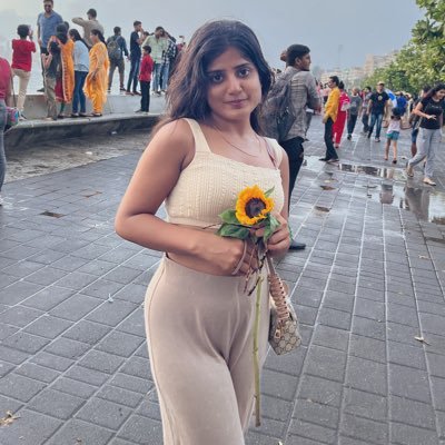 surbhiimehtaa's profile picture. grateful