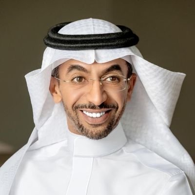 رئيس مجلس إدارة شركة بندر بن شمال ، محامي ، محكّم ،حاصل على ترخيص لمزاولة أنشطة الملكيةالفكرية من منظمةالويبو ، CME1 ،حاصل على رخصة وسيط امتياز تجاري معتمد.