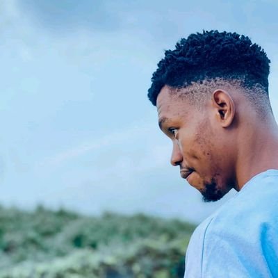 wedding photographer|| based in uyo ready to travel https://t.co/LcTijROa1j