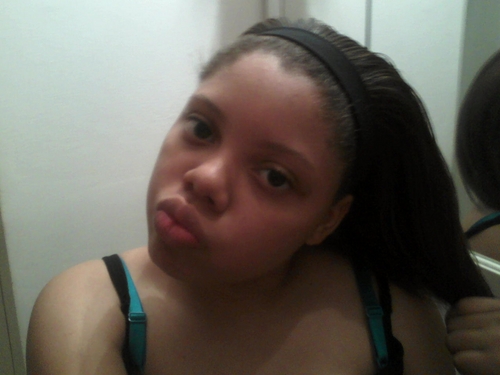 im really fun like to hang otu with friends text and go the mall