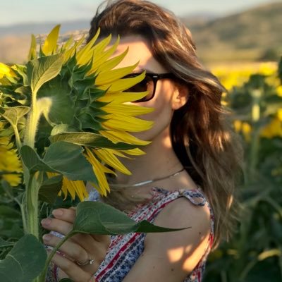 nevarsenmisin's profile picture. Uçmuyorsam Newton’a olan saygımdan.