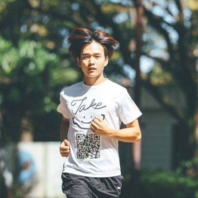 たむじょーの親友役のたけです！いや！役かい！ 2024年の目標としてYouTubeで1500m3.59/3000m8.40/フルマラソン2時間40分切りにチャレンジ中です！ チャンネル登録よろしくお願いします😊