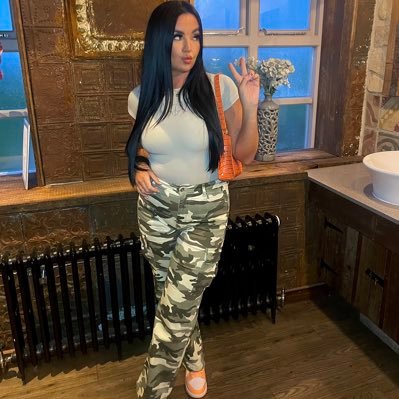 svbrazier's profile picture. 🪩🪩🪩🪩