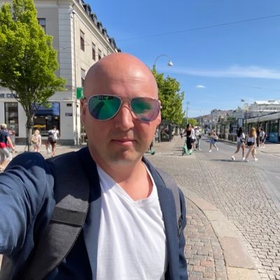 f_gustavell's profile picture. Småbarnsfar, Södertäljepatriot och SSK:are. Uppskattar snälla tweets - och ordvitsar. Kommunikation, media och journalistik till yrket.