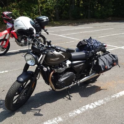 yuxkii1's profile picture. 妻一人子一人、今の日本と日本人を憂うおやじです、最近Twitterはじめました、好き、モータースポーツ特にF1は1976年あたりから40年近く、バイク、格闘技、エクストリーム系のスポーツ、党派を超えて日本を良くしようと気概のある政治家を支持します、相棒TRIUMPH Speed Twin 900