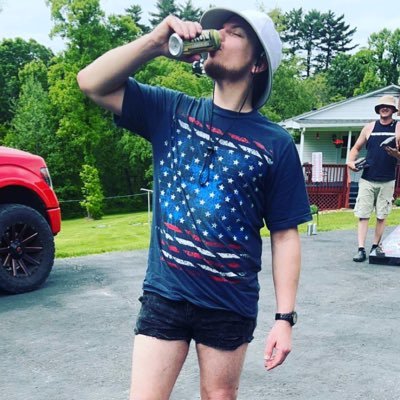 Father, Truck Driver, Content Creator, Streamer. Twitch : whit3hamm3r