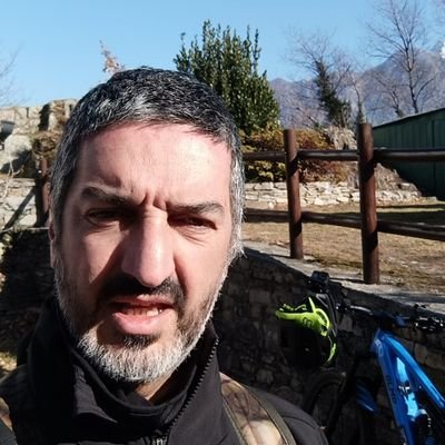 🇮🇹 Italian dad based in NW Italian Alps  
                                             ⚠️ E-MTB - Snowboarding - Trekking 
        ⚒️Quarry manager for living