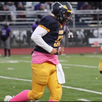 Wyandotte|Class Of 27’| 5’11 215| De,Dt,Center| 3.3 GPA 190 bench 275 squat