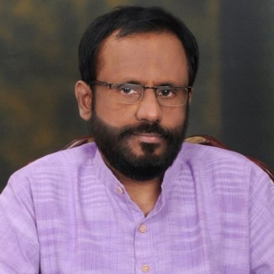 FILM CRITIC & HISTORIAN!
Publisher-Editor of 'Chitrasrushti'.
Blogger with 5 Blogs!
Script Writer & Poet.