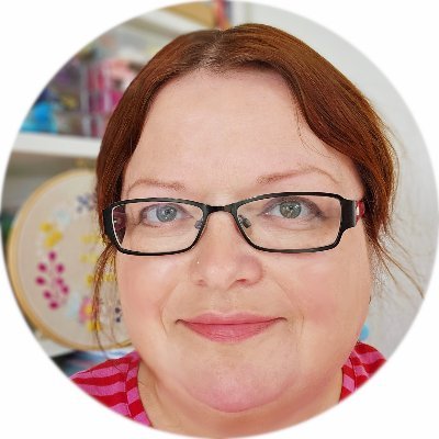 Embroidery designer, author and teacher.
🇩🇰 Danish in Little Britain.
https://t.co/xfNfYO3HeS