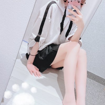 yumimika_'s profile picture. finding joy in the little things.