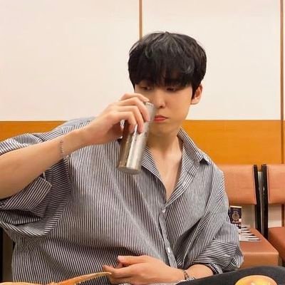 94 line | EXO • Ateez • BTS • A.C.E • Seventeen • Pentagon • BAP • Monsta X • VIXX • Oneus                     
정윤호: (최선을 다해) 보글보글 보글보ㄱ ㄹ...😅